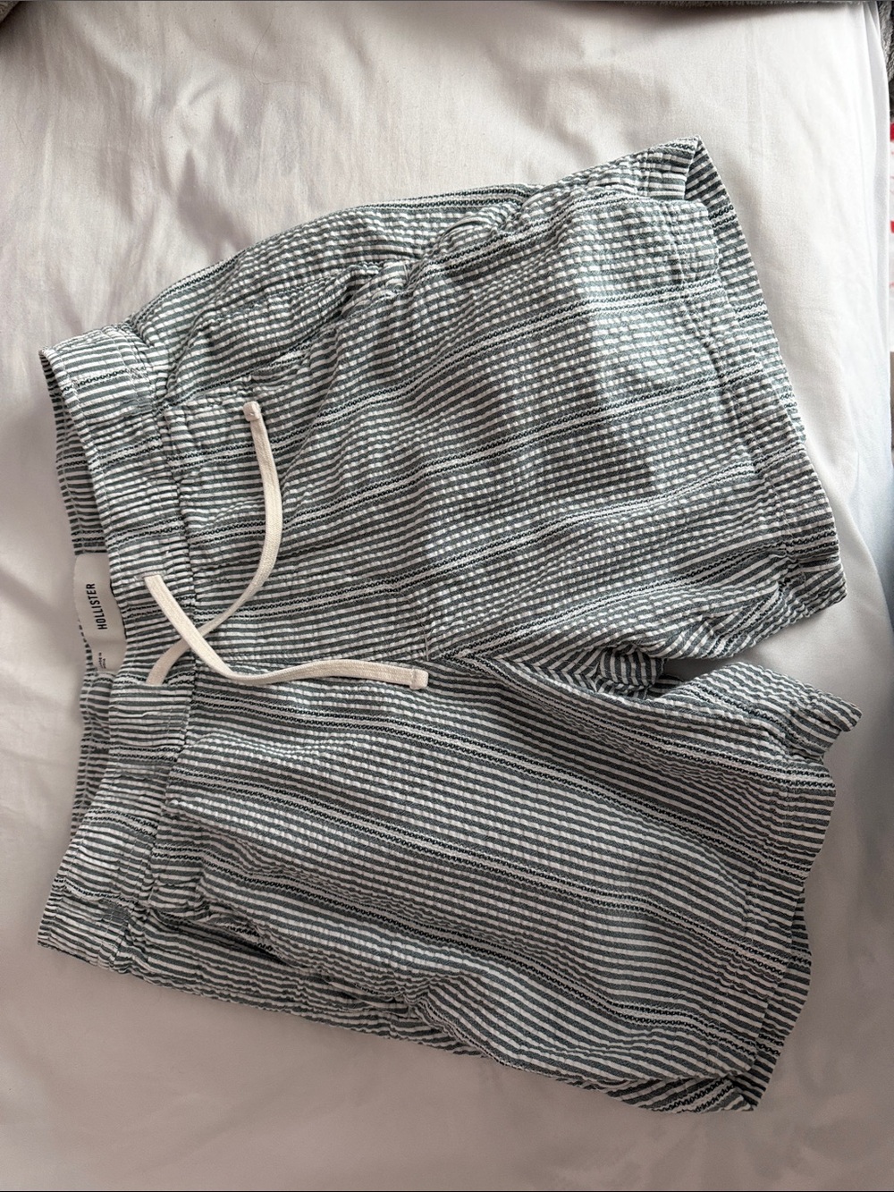 Hollister Men’s Striped Seersucker Shorts - Gray & White
